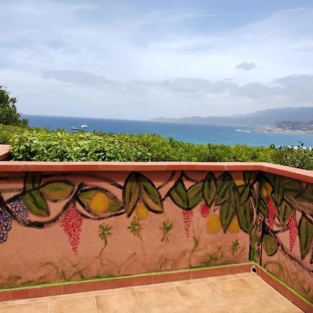 Mareviglioso Fronte Mare Sea Front Apartment