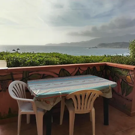 Апартаменты Mareviglioso Fronte Mare Sea Front Магомадас